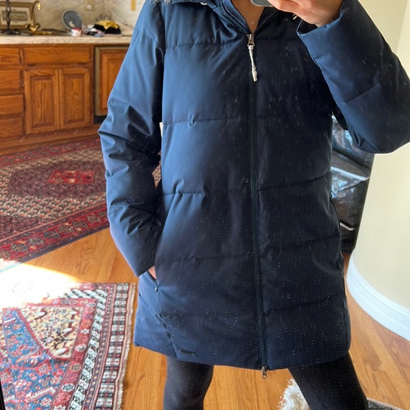 Gorgeous Sweaty Betty puffer coat, beautiful blue color like new - Picture 6 of 7